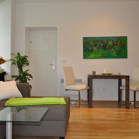 Ferienwohnung Im Univiertel Mit Garten กราซ ภายนอก รูปภาพ