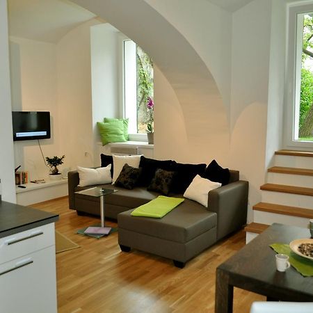 Ferienwohnung Im Univiertel Mit Garten กราซ ภายนอก รูปภาพ