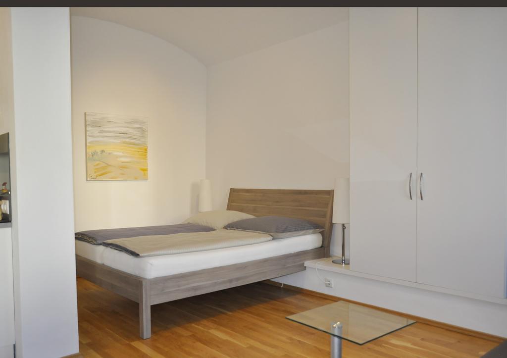 Ferienwohnung Im Univiertel Mit Garten กราซ ภายนอก รูปภาพ